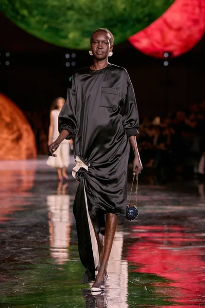Look 27